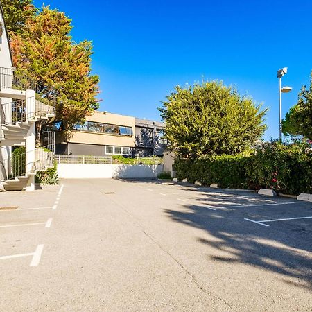 B&B Hotel Villeneuve Loubet Plage Buitenkant foto